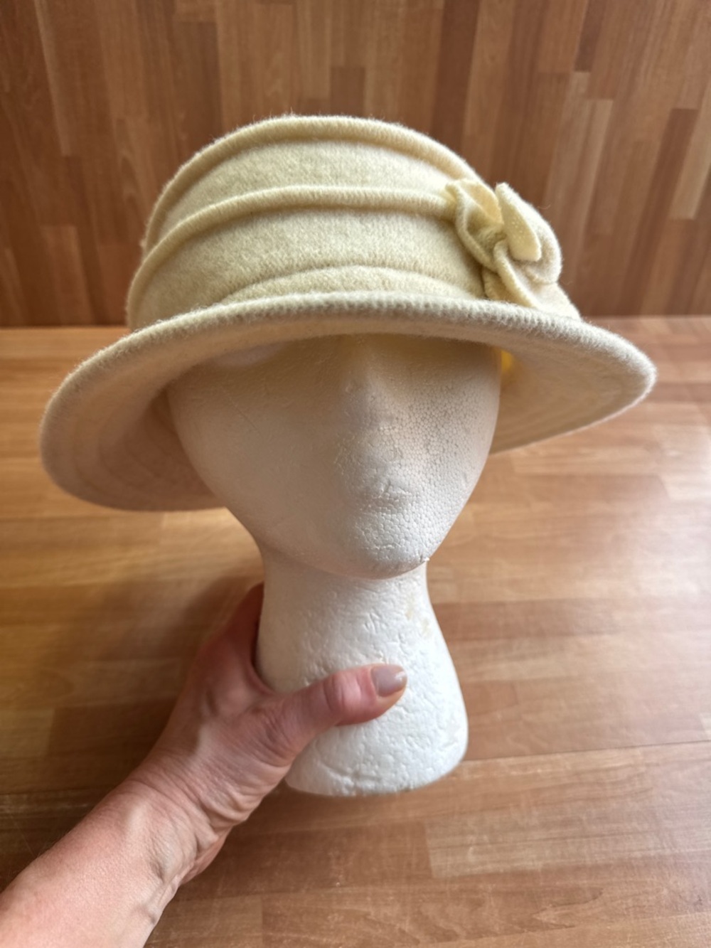 Adora wool vintage cream color bucket hat